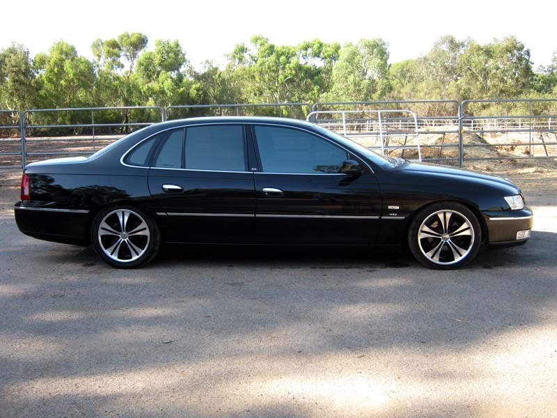 2003 HOLDEN STATESMAN V8 WK
