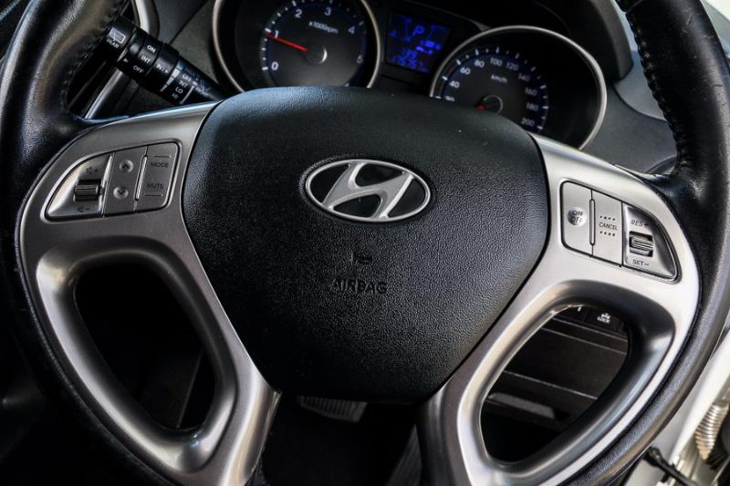 2010 HYUNDAI iX35 Highlander LM