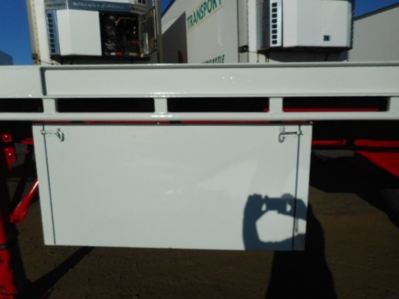 1983 Fruehauf Flat top BD LeadMid Trailer