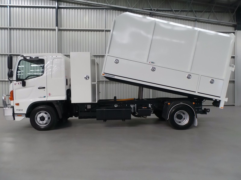 2016 HINO FD 1124-500 Series FD 1124-500 Series Truck