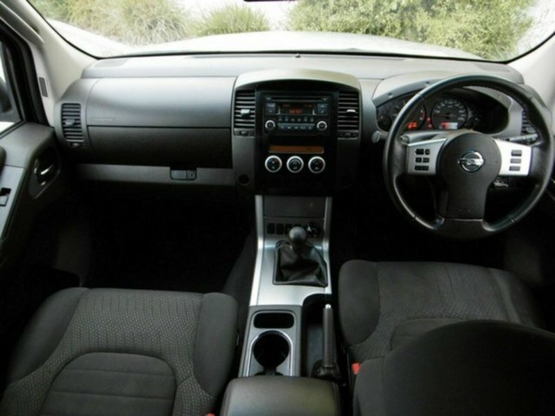 2012 NISSAN NAVARA ST (4x4) D40