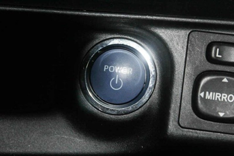 2013 TOYOTA PRIUS C E-CVT NHP10R