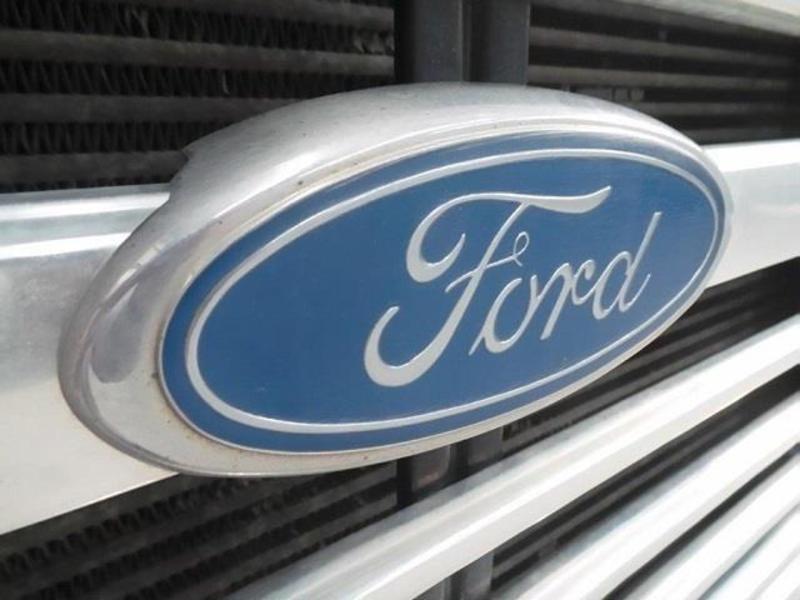1990 FORD L8000