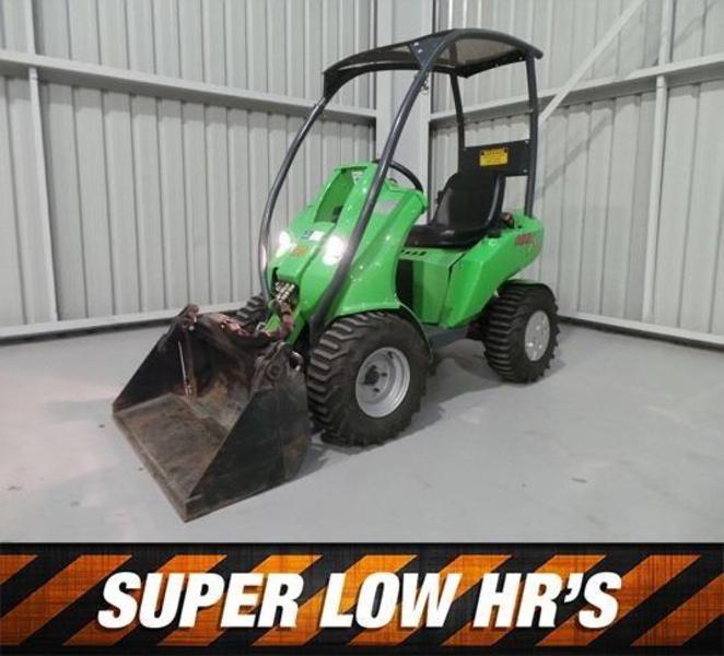 AVANT 220 WHEEL LOADER