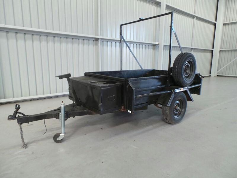 1998 VICTORIAN TRAILER BOX TRAILER