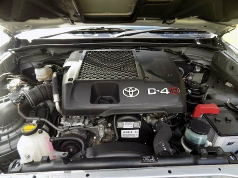2015 TOYOTA HILUX SR5 (4x4) KUN26R MY14