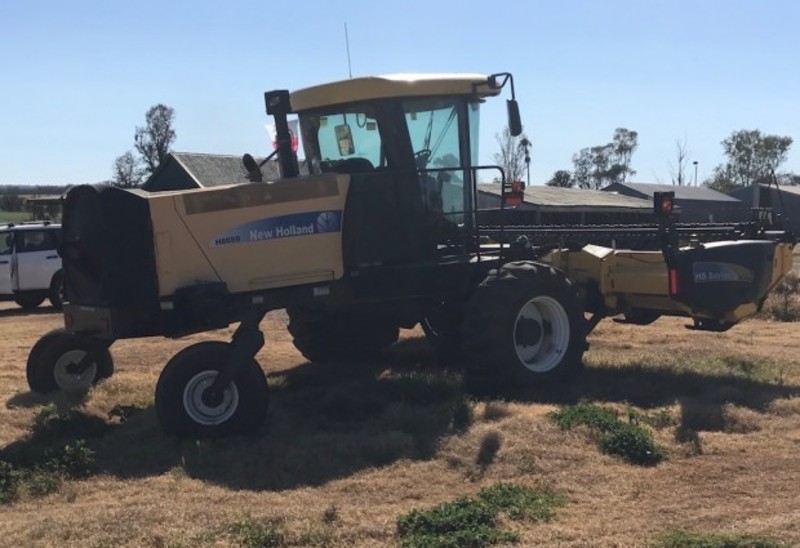 2009 NEW HOLLAND H8080 Windrowers