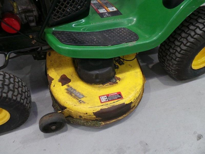 JOHN DEERE L111 RIDE ON MOWER