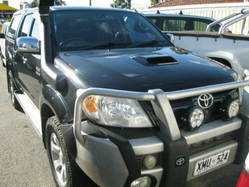 2006 TOYOTA HILUX SR5 (4x4) KUN26R 06 UPGRADE