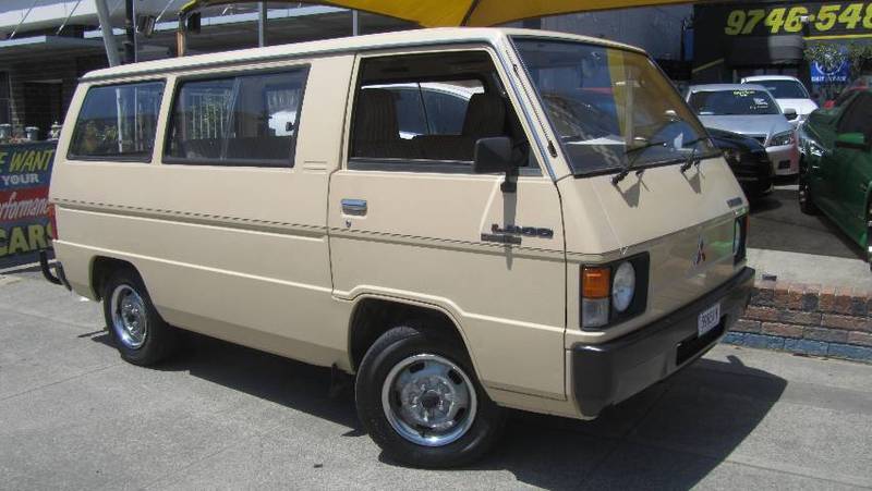1982 MITSUBISHI L300 EXPRESS SB