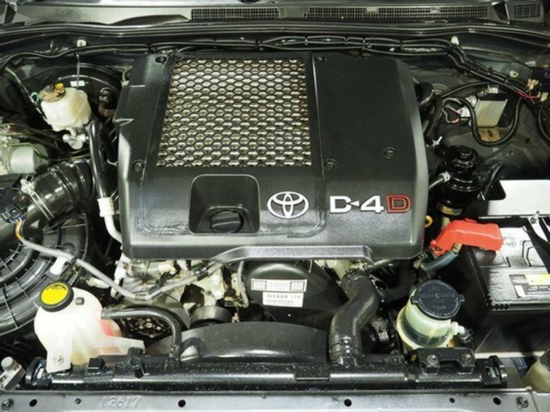 2011 TOYOTA HILUX SR5 (4x4) KUN26R MY11 UPGRADE
