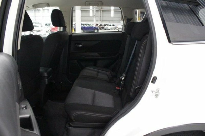 2015 MITSUBISHI OUTLANDER ES (4x4) ZJ MY14.5