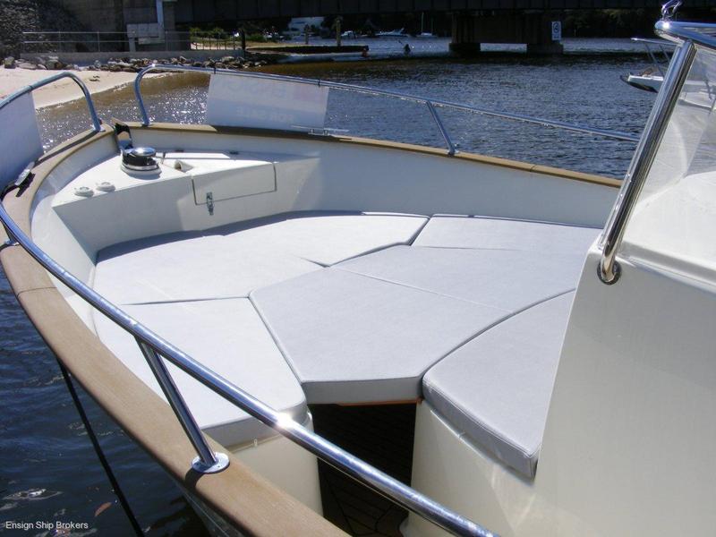Rhea 27 Open