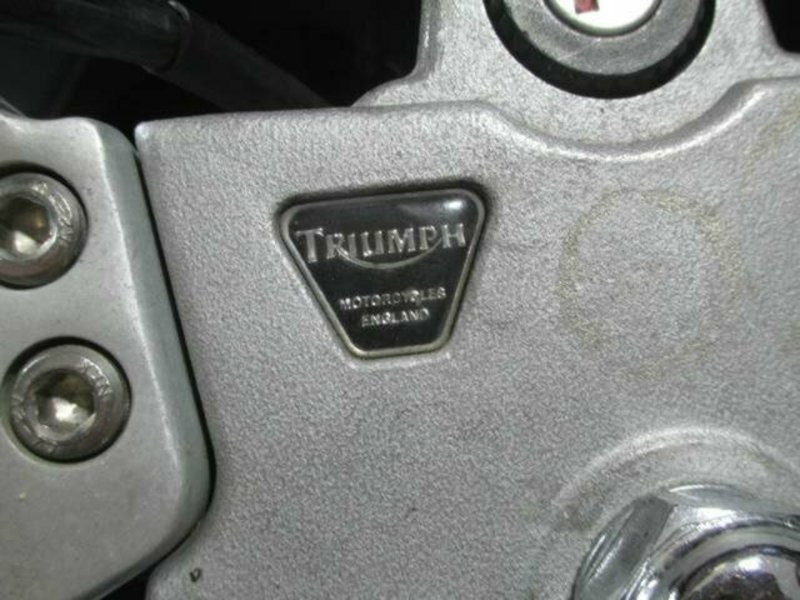 2002 TRIUMPH SPRINT ST (955) Road