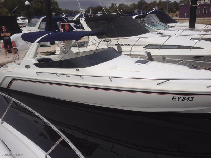 Fastlane 32 High performance speed boat