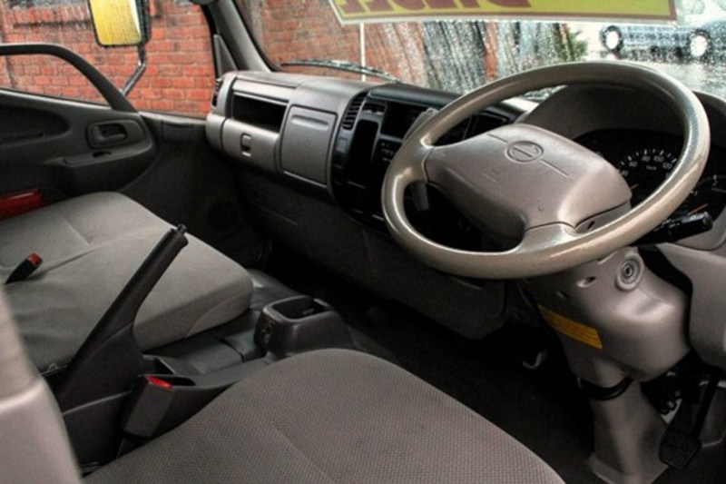 2011 HINO 300 SERIES 616 4X2 AUTO