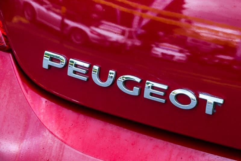 2008 PEUGEOT 308 XS HDi T7