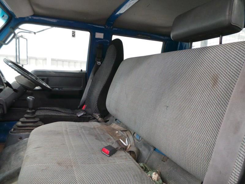 2001 TOYOTA DYNA TRAY TRUCK