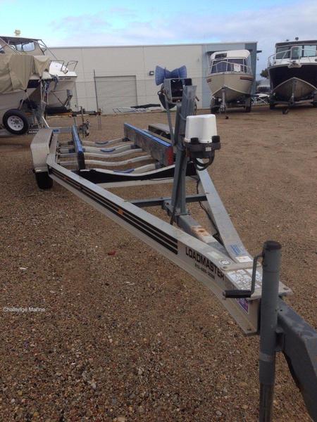 Loadmaster Tri-Axle Aluminum Boat Trailer