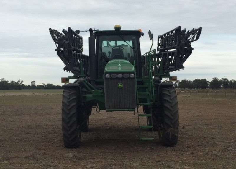 2006 JOHN DEERE 4930 Sprayer