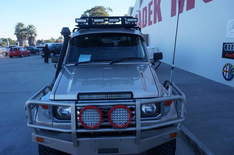 2006 TOYOTA LANDCRUISER RV (4x4) HDJ79R