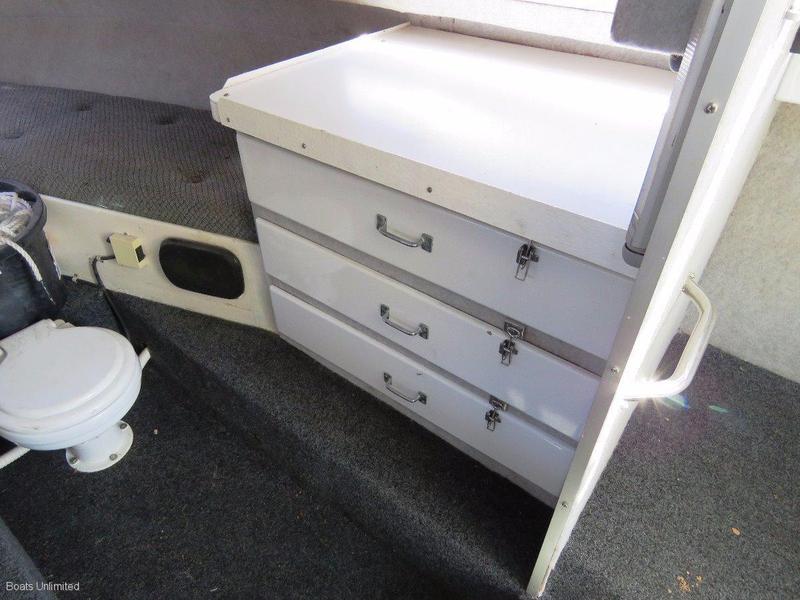 Nova 233 SPORTSCRUISER GREAT DECK, SUPER SOFT VDRY RIDE