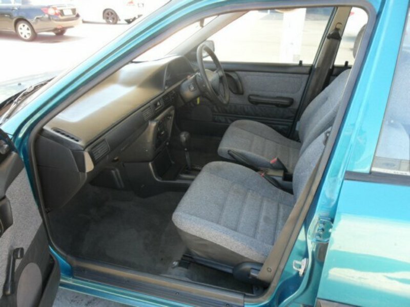 1995 MAZDA 323