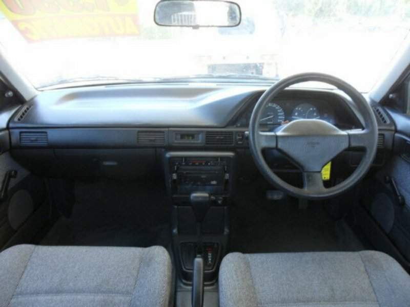 1995 MAZDA 323