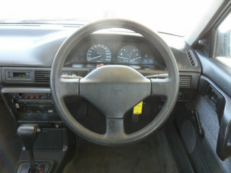 1995 MAZDA 323
