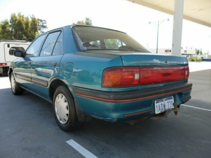 1995 MAZDA 323