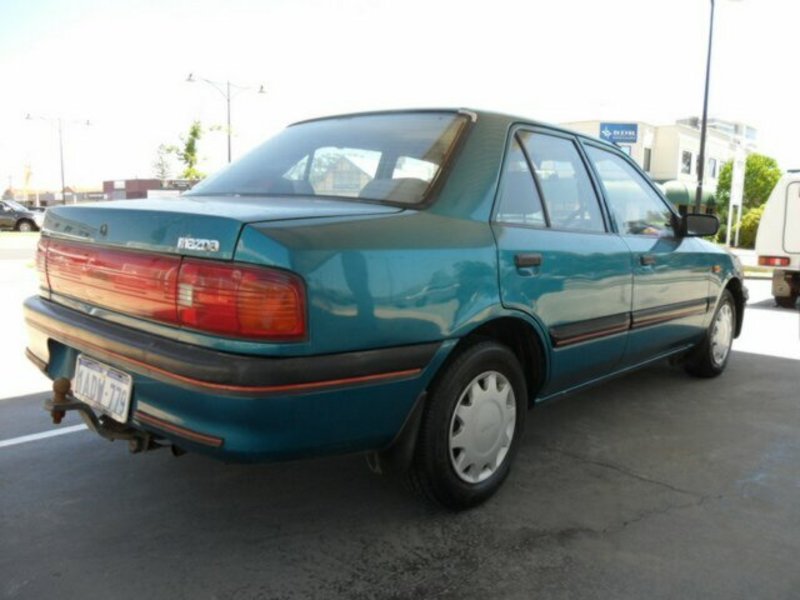 1995 MAZDA 323