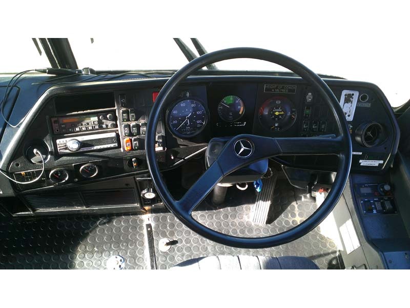 1995 MERCEDES-BENZ 0303