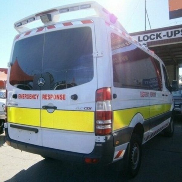 2009 MERCEDES-BENZ SPRINTER 4x4 AMBULANCE 315 CDI
