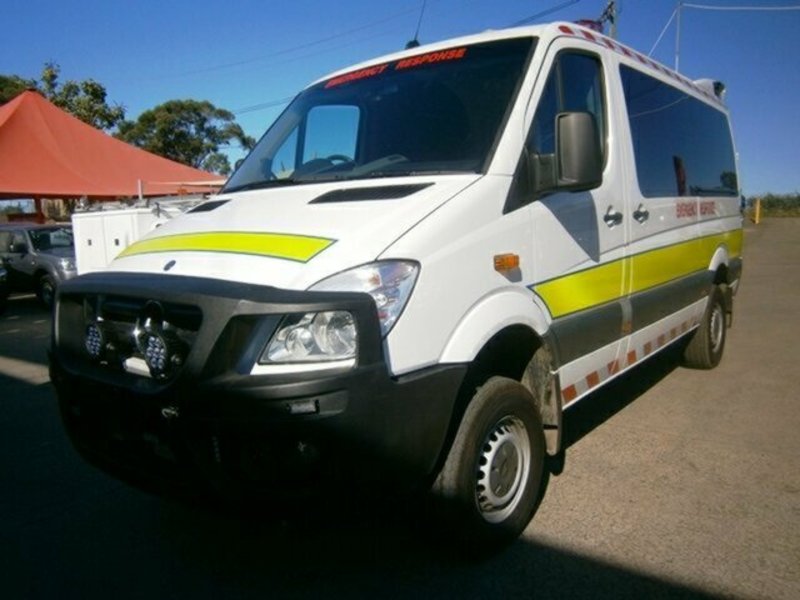 2009 MERCEDES-BENZ SPRINTER 4x4 AMBULANCE 315 CDI