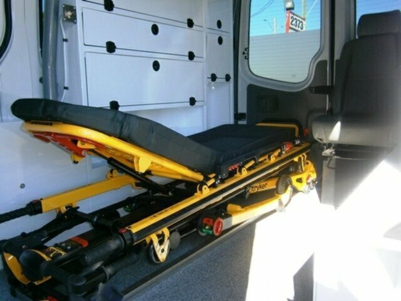 2009 MERCEDES-BENZ SPRINTER 4x4 AMBULANCE 315 CDI