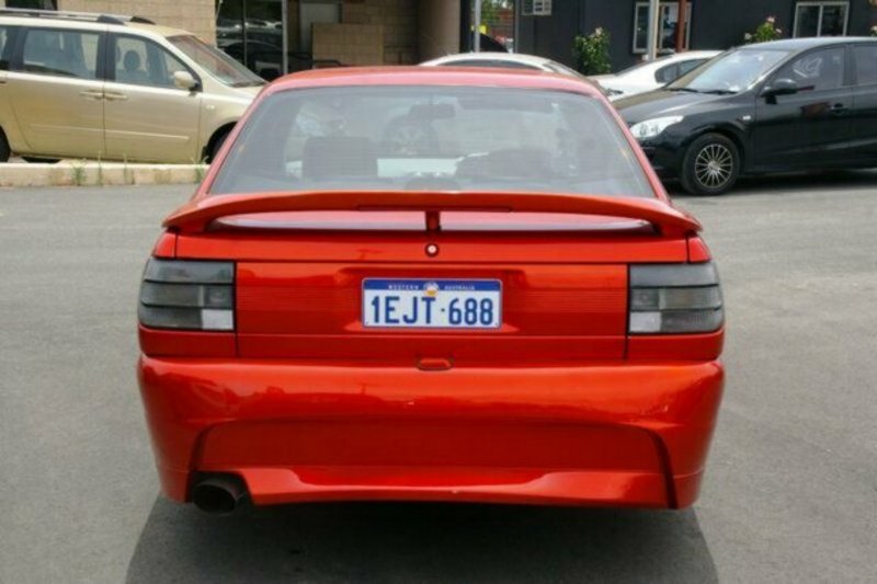 1990 HOLDEN COMMODORE EXECUTIVE VN