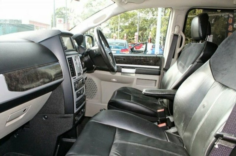 2012 CHRYSLER GRAND VOYAGER LIMITED RT MY12