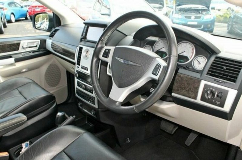 2012 CHRYSLER GRAND VOYAGER LIMITED RT MY12