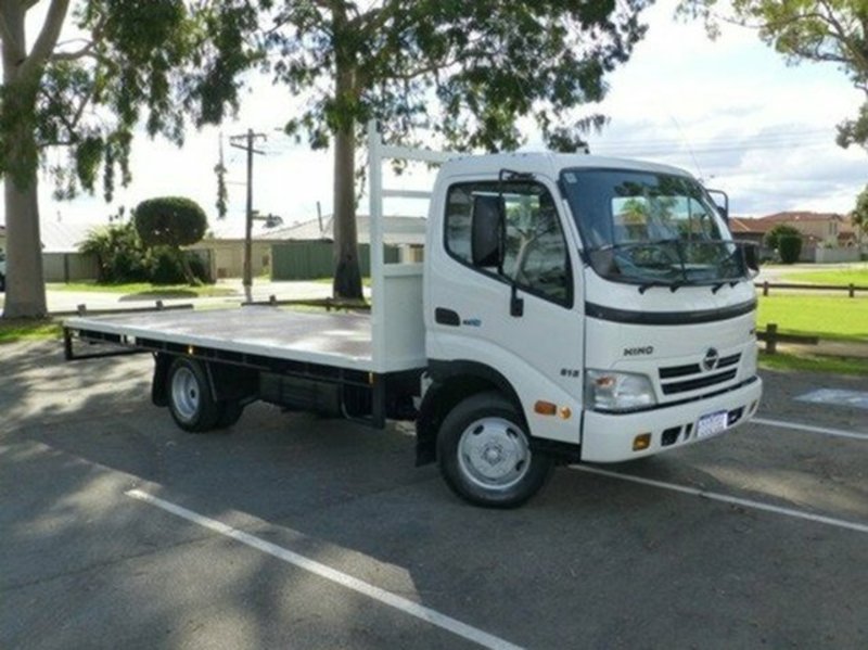 2009 HINO 300 616 4X2 AUTO TRADE ACE