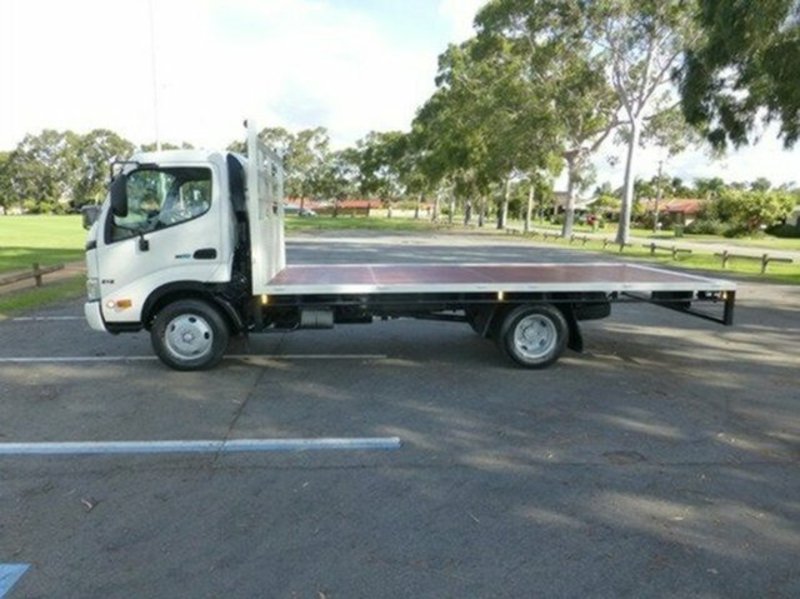 2009 HINO 300 616 4X2 AUTO TRADE ACE