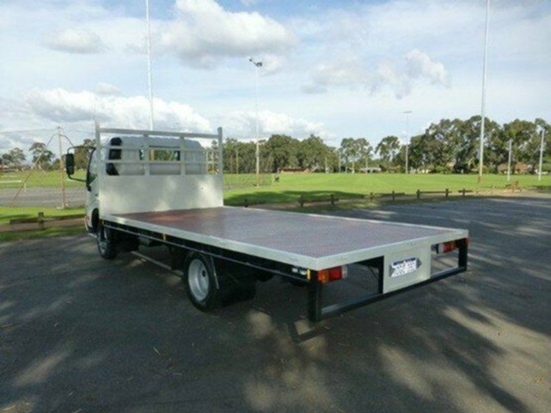 2009 HINO 300 616 4X2 AUTO TRADE ACE