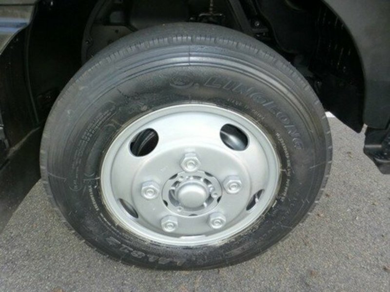 2009 HINO 300 616 4X2 AUTO TRADE ACE