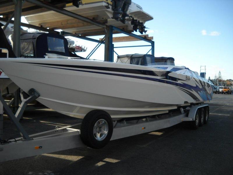 Cigarrette Offshore Racer