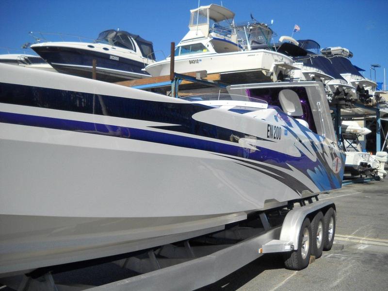 Cigarrette Offshore Racer