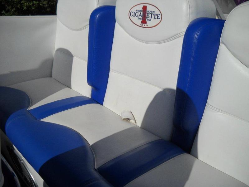 Cigarrette Offshore Racer