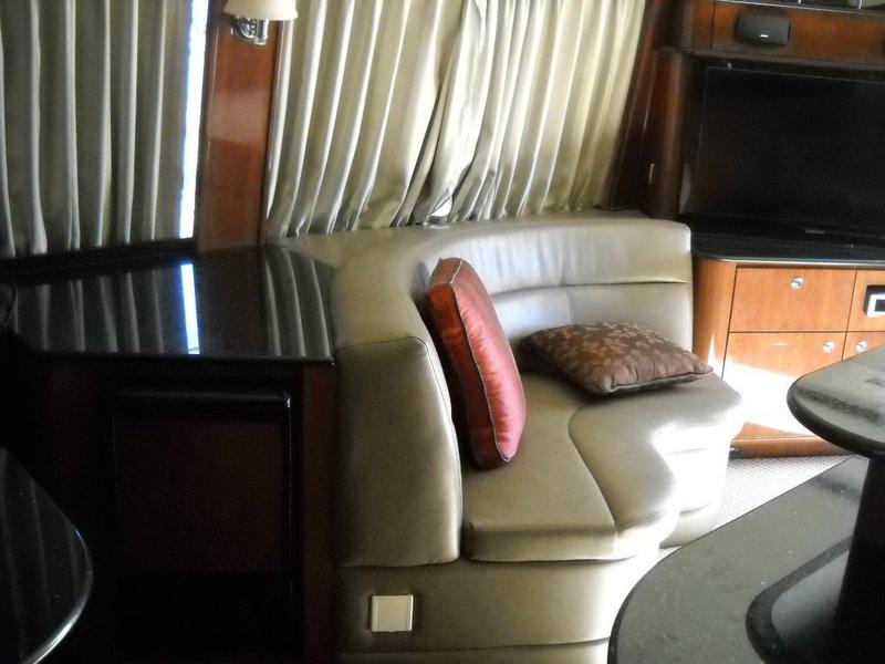 Meridian 580 Pilot House