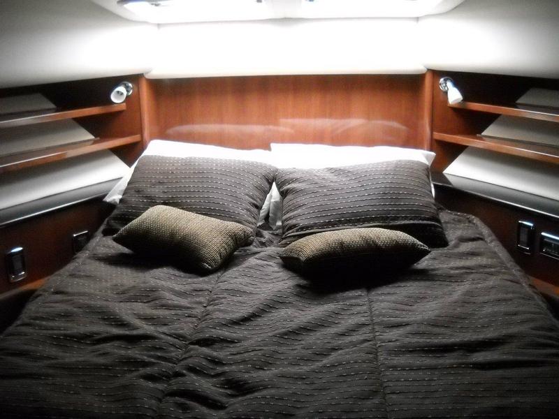 Meridian 580 Pilot House