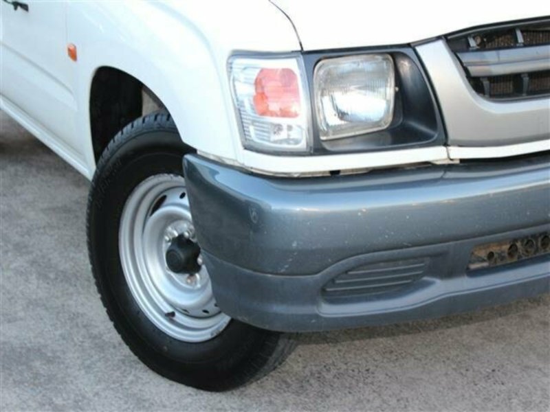 2004 TOYOTA HILUX 145 SERIES