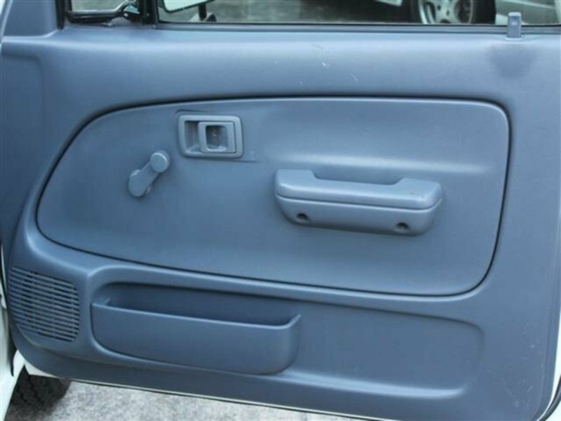 2004 TOYOTA HILUX 145 SERIES