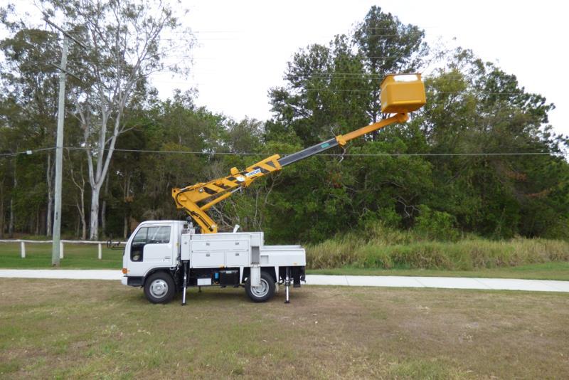 1994 NISSAN ATLAS CHERRY PICKER